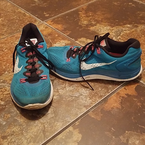 Nike - Picture 2 of 2